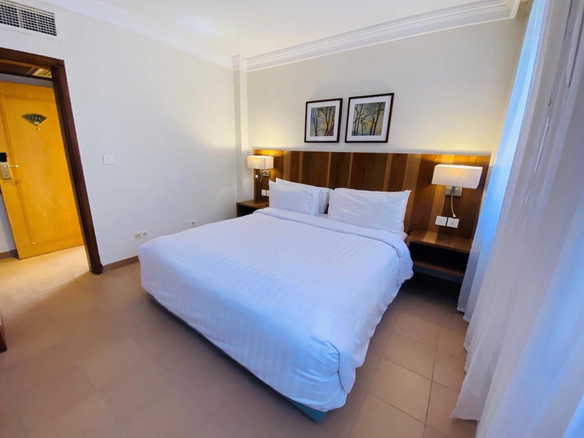 Hurghada Suites & Apartments Serviced By Marriott Exterior photo A bedroom at the hotel