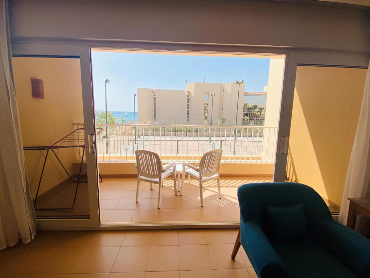 Hurghada Suites & Apartments Serviced By Marriott Exterior photo A balcony in a hotel room