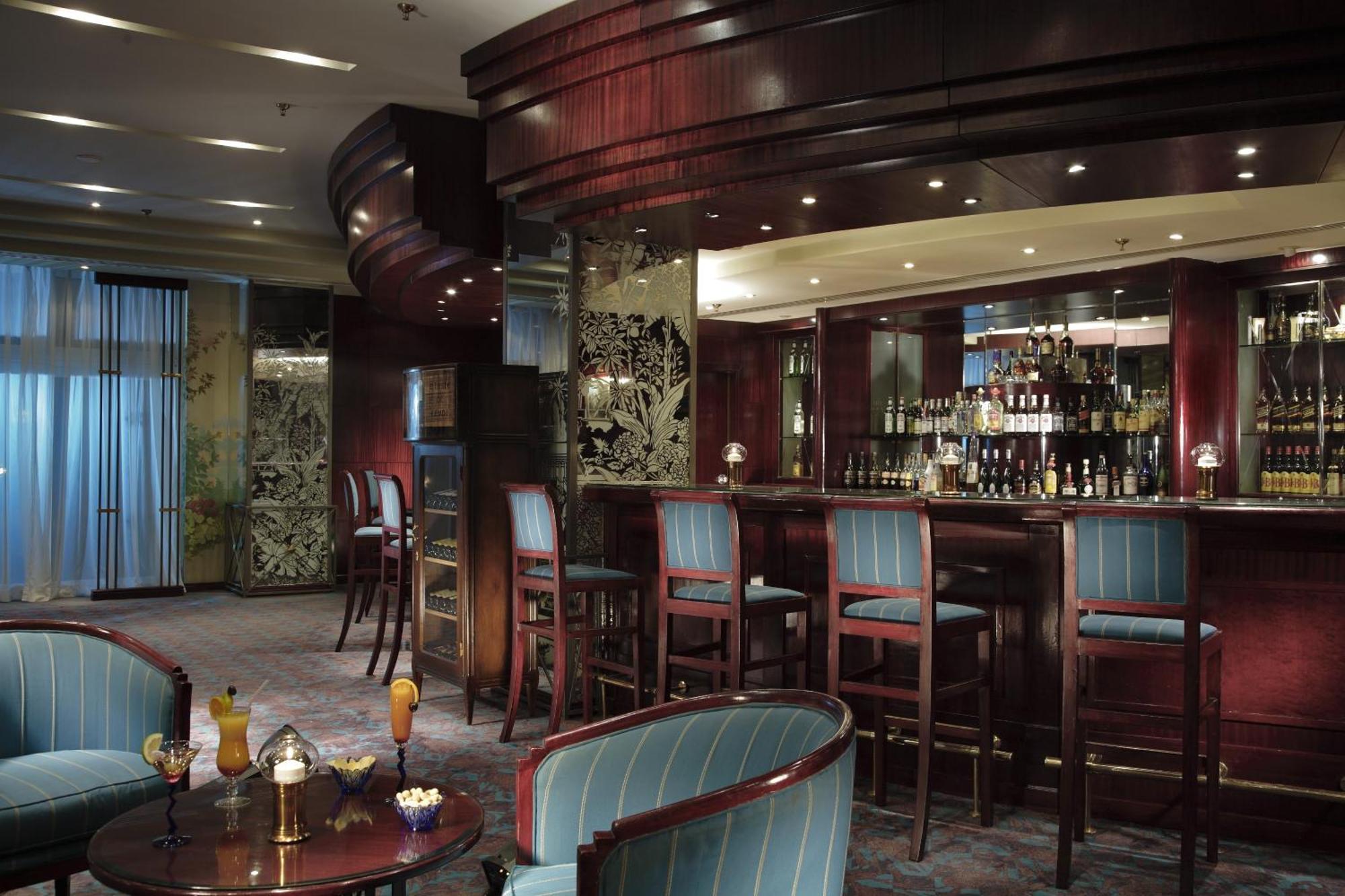 Hurghada Suites & Apartments Serviced By Marriott Exterior photo The bar at the hotel